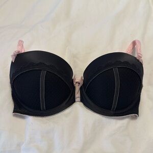 Jezebel Satin Bra- Black/Pink 32D- Brand new condition